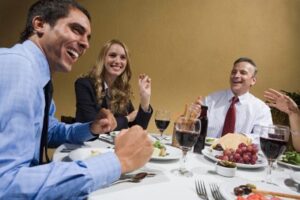 Soirée d’entreprise : la convivialité pour fédérer ?